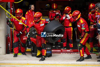 2024-06-15 - Pit stop, 50 FUOCO Antonio (ita), MOLINA Miguel (spa), NIELSEN Nicklas (dnk), Ferrari AF Corse, Ferrari 499P #50, Hypercar, FIA WEC, action during the 2024 24 Hours of Le Mans, 4th round of the 2024 FIA World Endurance Championship, on the Circuit des 24 Heures du Mans, from June 15 to 16, 2024 in Le Mans, France - 24 HEURES DU MANS 2024 - RACE - ENDURANCE - MOTORS