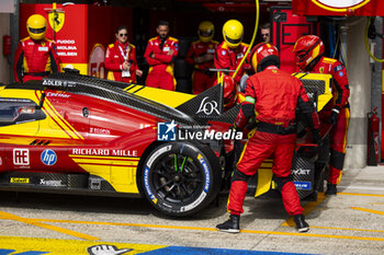 2024-06-15 - Pit stop, 50 FUOCO Antonio (ita), MOLINA Miguel (spa), NIELSEN Nicklas (dnk), Ferrari AF Corse, Ferrari 499P #50, Hypercar, FIA WEC, action during the 2024 24 Hours of Le Mans, 4th round of the 2024 FIA World Endurance Championship, on the Circuit des 24 Heures du Mans, from June 15 to 16, 2024 in Le Mans, France - 24 HEURES DU MANS 2024 - RACE - ENDURANCE - MOTORS