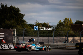 2024-06-15 - 35 MILESI Charles (fra), HABSBURG-Lothringen Ferdinand (aut), CHATIN Paul-Loup (fra), Alpine Endurance Team #35, Alpine A424, Hypercar, FIA WEC, action crash, accident, fire, feu, fumée, smoke, moteur, engine during the 2024 24 Hours of Le Mans, 4th round of the 2024 FIA World Endurance Championship, on the Circuit des 24 Heures du Mans, from June 15 to 16, 2024 in Le Mans, France - 24 HEURES DU MANS 2024 - RACE - ENDURANCE - MOTORS