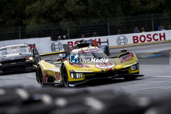 2024-06-15 - 83 KUBICA Robert (pol), SHWARTZMAN Robert (isr), YE Yifei (chn), AF Corse, Ferrari 499P #83, Hypercar, FIA WEC, action during the 2024 24 Hours of Le Mans, 4th round of the 2024 FIA World Endurance Championship, on the Circuit des 24 Heures du Mans, from June 15 to 16, 2024 in Le Mans, France - 24 HEURES DU MANS 2024 - RACE - ENDURANCE - MOTORS