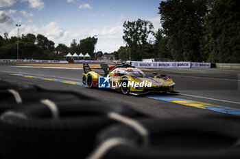 2024-06-15 - 83 KUBICA Robert (pol), SHWARTZMAN Robert (isr), YE Yifei (chn), AF Corse, Ferrari 499P #83, Hypercar, FIA WEC, action during the 2024 24 Hours of Le Mans, 4th round of the 2024 FIA World Endurance Championship, on the Circuit des 24 Heures du Mans, from June 15 to 16, 2024 in Le Mans, France - 24 HEURES DU MANS 2024 - RACE - ENDURANCE - MOTORS