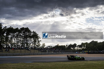 2024-06-15 - 19 GROSJEAN Romain (fra), CALDARELLI Andrea (ita), CAIROLI Matteo (ita), Lamborghini Iron Lynx, Lamborghini SC63 #19, Hypercar, action during the 2024 24 Hours of Le Mans, 4th round of the 2024 FIA World Endurance Championship, on the Circuit des 24 Heures du Mans, from June 15 to 16, 2024 in Le Mans, France - 24 HEURES DU MANS 2024 - RACE - ENDURANCE - MOTORS