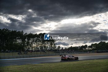 2024-06-15 - 31 FARFUS Augusto (bra), GELAEL Sean (ind), LEUNG Darren (gbr), Team WRT, BMW M4 GT3 #31, LM GT3, FIA WEC, action during the 2024 24 Hours of Le Mans, 4th round of the 2024 FIA World Endurance Championship, on the Circuit des 24 Heures du Mans, from June 15 to 16, 2024 in Le Mans, France - 24 HEURES DU MANS 2024 - RACE - ENDURANCE - MOTORS