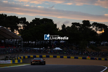 2024-06-15 - 91 LIETZ Richard (aut), SCHURING Morris (nld), SHAHIN Yasser (aus), Manthey EMA, Porsche 911 GT3 R #91, LM GT3, FIA WEC, action during the 2024 24 Hours of Le Mans, 4th round of the 2024 FIA World Endurance Championship, on the Circuit des 24 Heures du Mans, from June 15 to 16, 2024 in Le Mans, France - 24 HEURES DU MANS 2024 - RACE - ENDURANCE - MOTORS