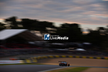 2024-06-15 - 91 LIETZ Richard (aut), SCHURING Morris (nld), SHAHIN Yasser (aus), Manthey EMA, Porsche 911 GT3 R #91, LM GT3, FIA WEC, action during the 2024 24 Hours of Le Mans, 4th round of the 2024 FIA World Endurance Championship, on the Circuit des 24 Heures du Mans, from June 15 to 16, 2024 in Le Mans, France - 24 HEURES DU MANS 2024 - RACE - ENDURANCE - MOTORS