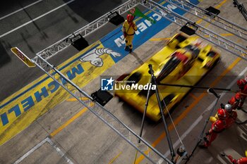 2024-06-15 - 83 KUBICA Robert (pol), SHWARTZMAN Robert (isr), YE Yifei (chn), AF Corse, Ferrari 499P #83, Hypercar, FIA WEC, pitstop, arrêt aux stands, during the 2024 24 Hours of Le Mans, 4th round of the 2024 FIA World Endurance Championship, on the Circuit des 24 Heures du Mans, from June 15 to 16, 2024 in Le Mans, France - 24 HEURES DU MANS 2024 - RACE - ENDURANCE - MOTORS