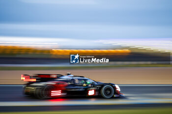 2024-06-15 - 08 BUEMI Sébastien (swi), HARTLEY Brendon (nzl), HIRAKAWA Ryo (jpn), Toyota Gazoo Racing, Toyota GR010 - Hybrid #08, Hypercar, FIA WEC, action, during the 2024 24 Hours of Le Mans, 4th round of the 2024 FIA World Endurance Championship, on the Circuit des 24 Heures du Mans, from June 15 to 16, 2024 in Le Mans, France - 24 HEURES DU MANS 2024 - RACE - ENDURANCE - MOTORS