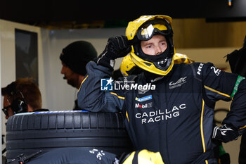 2024-06-15 - mechanic, mecanicien, michelin, tyres, pneus,, during the 2024 24 Hours of Le Mans, 4th round of the 2024 FIA World Endurance Championship, on the Circuit des 24 Heures du Mans, from June 15 to 16, 2024 in Le Mans, France - 24 HEURES DU MANS 2024 - RACE - ENDURANCE - MOTORS