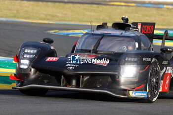 2024-06-15 - 08 BUEMI Sébastien (swi), HARTLEY Brendon (nzl), HIRAKAWA Ryo (jpn), Toyota Gazoo Racing, Toyota GR010 - Hybrid #08, Hypercar, FIA WEC, action during the 2024 24 Hours of Le Mans, 4th round of the 2024 FIA World Endurance Championship, on the Circuit des 24 Heures du Mans, from June 15 to 16, 2024 in Le Mans, France - 24 HEURES DU MANS 2024 - RACE - ENDURANCE - MOTORS