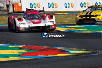 2024-06-15 - 04 JAMINET Mathieu (fra), NASR Felipe (bra), TANDY Nick (gbr), Porsche Penske Motorsport, Porsche 963 #04, Hypercar, action during the 2024 24 Hours of Le Mans, 4th round of the 2024 FIA World Endurance Championship, on the Circuit des 24 Heures du Mans, from June 15 to 16, 2024 in Le Mans, France - 24 HEURES DU MANS 2024 - RACE - ENDURANCE - MOTORS