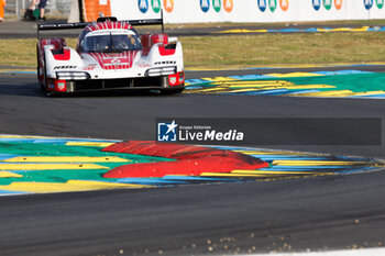 2024-06-15 - 06 ESTRE Kevin (fra), LOTTERER André (ger), VANTHOOR Laurens (bel), Porsche Penske Motorsport, Porsche 963 #06, Hypercar, FIA WEC, action during the 2024 24 Hours of Le Mans, 4th round of the 2024 FIA World Endurance Championship, on the Circuit des 24 Heures du Mans, from June 15 to 16, 2024 in Le Mans, France - 24 HEURES DU MANS 2024 - RACE - ENDURANCE - MOTORS