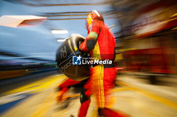 2024-06-15 - 50 FUOCO Antonio (ita), MOLINA Miguel (spa), NIELSEN Nicklas (dnk), Ferrari AF Corse, Ferrari 499P #50, Hypercar, FIA WEC, pitstop, arrêt aux stands, during the 2024 24 Hours of Le Mans, 4th round of the 2024 FIA World Endurance Championship, on the Circuit des 24 Heures du Mans, from June 15 to 16, 2024 in Le Mans, France - 24 HEURES DU MANS 2024 - RACE - ENDURANCE - MOTORS