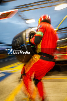 2024-06-15 - 50 FUOCO Antonio (ita), MOLINA Miguel (spa), NIELSEN Nicklas (dnk), Ferrari AF Corse, Ferrari 499P #50, Hypercar, FIA WEC, pitstop, arrêt aux stands, during the 2024 24 Hours of Le Mans, 4th round of the 2024 FIA World Endurance Championship, on the Circuit des 24 Heures du Mans, from June 15 to 16, 2024 in Le Mans, France - 24 HEURES DU MANS 2024 - RACE - ENDURANCE - MOTORS