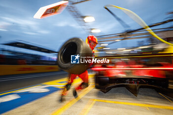 2024-06-15 - 50 FUOCO Antonio (ita), MOLINA Miguel (spa), NIELSEN Nicklas (dnk), Ferrari AF Corse, Ferrari 499P #50, Hypercar, FIA WEC, pitstop, arrêt aux stands, during the 2024 24 Hours of Le Mans, 4th round of the 2024 FIA World Endurance Championship, on the Circuit des 24 Heures du Mans, from June 15 to 16, 2024 in Le Mans, France - 24 HEURES DU MANS 2024 - RACE - ENDURANCE - MOTORS