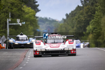 2024-06-15 - 05 CAMPBELL Matt (aus), CHRISTENSEN Michael (dnk), MAKOWIECKI Frédéric (fra), Porsche Penske Motorsport, Porsche 963 #05, Hypercar, FIA WEC, action during the 2024 24 Hours of Le Mans, 4th round of the 2024 FIA World Endurance Championship, on the Circuit des 24 Heures du Mans, from June 15 to 16, 2024 in Le Mans, France - 24 HEURES DU MANS 2024 - RACE - ENDURANCE - MOTORS