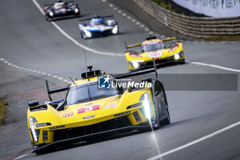 2024-06-15 - 03 BOURDAIS Sébastien (fra), VAN DER ZANDE Renger (ned), DIXON Scott (nzl), Cadillac Racing, Cadillac V-Series.R #03, Hypercar, action during the 2024 24 Hours of Le Mans, 4th round of the 2024 FIA World Endurance Championship, on the Circuit des 24 Heures du Mans, from June 15 to 16, 2024 in Le Mans, France - 24 HEURES DU MANS 2024 - RACE - ENDURANCE - MOTORS