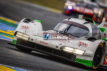 2024-06-15 - 99 TINCKNELL Harry (gbr), JANI Neel (swi), ANDLAUER Julien (fra), Proton Competition, Porsche 963 #99, Hypercar, FIA WEC, action during the 2024 24 Hours of Le Mans, 4th round of the 2024 FIA World Endurance Championship, on the Circuit des 24 Heures du Mans, from June 15 to 16, 2024 in Le Mans, France - 24 HEURES DU MANS 2024 - RACE - ENDURANCE - MOTORS