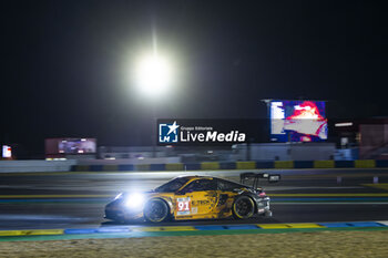 2024-06-15 - 91 LIETZ Richard (aut), SCHURING Morris (nld), SHAHIN Yasser (aus), Manthey EMA, Porsche 911 GT3 R #91, LM GT3, FIA WEC, action during the 2024 24 Hours of Le Mans, 4th round of the 2024 FIA World Endurance Championship, on the Circuit des 24 Heures du Mans, from June 15 to 16, 2024 in Le Mans, France - 24 HEURES DU MANS 2024 - RACE - ENDURANCE - MOTORS