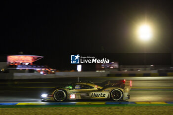 2024-06-15 - 38 RASMUSSEN Oliver (dnk), HANSON Philip (gbr), BUTTON Jenson (gbr), Hertz Team Jota, Porsche 963 #38, Hypercar, FIA WEC, action during the 2024 24 Hours of Le Mans, 4th round of the 2024 FIA World Endurance Championship, on the Circuit des 24 Heures du Mans, from June 15 to 16, 2024 in Le Mans, France - 24 HEURES DU MANS 2024 - RACE - ENDURANCE - MOTORS