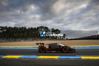 2024-06-15 - 86 WAINWRIGHT Michael (gbr), SERRA Daniel (bra), PERA Riccardo (ita), GR Racing, Ferrari 296 LMGT3 #86, LM GT3, action during the 2024 24 Hours of Le Mans, 4th round of the 2024 FIA World Endurance Championship, on the Circuit des 24 Heures du Mans, from June 15 to 16, 2024 in Le Mans, France - 24 HEURES DU MANS 2024 - RACE - ENDURANCE - MOTORS