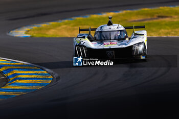 2024-06-15 - 94 VANDOORNE Stoffel (bel), DUVAL Loïc (fra), DI RESTA Paul (gbr), Peugeot TotalEnergies, Peugeot 9x8 #94, Hypercar, FIA WEC, action during the 2024 24 Hours of Le Mans, 4th round of the 2024 FIA World Endurance Championship, on the Circuit des 24 Heures du Mans, from June 15 to 16, 2024 in Le Mans, France - 24 HEURES DU MANS 2024 - RACE - ENDURANCE - MOTORS