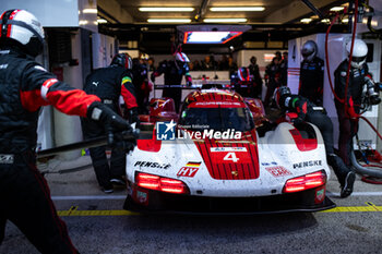 2024-06-15 - 04 JAMINET Mathieu (fra), NASR Felipe (bra), TANDY Nick (gbr), Porsche Penske Motorsport, Porsche 963 #04, Hypercar, action during the 2024 24 Hours of Le Mans, 4th round of the 2024 FIA World Endurance Championship, on the Circuit des 24 Heures du Mans, from June 15 to 16, 2024 in Le Mans, France - 24 HEURES DU MANS 2024 - RACE - ENDURANCE - MOTORS