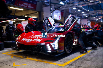 2024-06-15 - 311 DERANI Luis Felipe (bra), AITKEN Jack (gbr), DRUGOVICH Felipe (bra), Whelen Cadillac Racing, Cadillac V-Series.R #311, Hypercar, action pitstop, arrêt aux stands during the 2024 24 Hours of Le Mans, 4th round of the 2024 FIA World Endurance Championship, on the Circuit des 24 Heures du Mans, from June 15 to 16, 2024 in Le Mans, France - 24 HEURES DU MANS 2024 - RACE - ENDURANCE - MOTORS