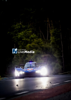 2024-06-15 - 02 BAMBER Earl (nzl), LYNN Alex (gbr), PALOU Alex (spa), Cadillac Racing, Cadillac V-Series.R #02, Hypercar, FIA WEC, action during the 2024 24 Hours of Le Mans, 4th round of the 2024 FIA World Endurance Championship, on the Circuit des 24 Heures du Mans, from June 15 to 16, 2024 in Le Mans, France - 24 HEURES DU MANS 2024 - RACE - ENDURANCE - MOTORS