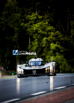 2024-06-15 - 94 VANDOORNE Stoffel (bel), DUVAL Loïc (fra), DI RESTA Paul (gbr), Peugeot TotalEnergies, Peugeot 9x8 #94, Hypercar, FIA WEC, action during the 2024 24 Hours of Le Mans, 4th round of the 2024 FIA World Endurance Championship, on the Circuit des 24 Heures du Mans, from June 15 to 16, 2024 in Le Mans, France - 24 HEURES DU MANS 2024 - RACE - ENDURANCE - MOTORS