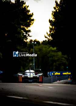 2024-06-15 - 94 VANDOORNE Stoffel (bel), DUVAL Loïc (fra), DI RESTA Paul (gbr), Peugeot TotalEnergies, Peugeot 9x8 #94, Hypercar, FIA WEC, action during the 2024 24 Hours of Le Mans, 4th round of the 2024 FIA World Endurance Championship, on the Circuit des 24 Heures du Mans, from June 15 to 16, 2024 in Le Mans, France - 24 HEURES DU MANS 2024 - RACE - ENDURANCE - MOTORS