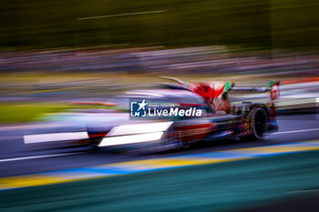 2024-06-15 - 20 VAN DER LINDE Sheldon (zaf), FRIJNS Robin (nld), RAST René (ger), BMW M Team WRT, BMW Hybrid V8 #20, Hypercar, FIA WEC, action during the 2024 24 Hours of Le Mans, 4th round of the 2024 FIA World Endurance Championship, on the Circuit des 24 Heures du Mans, from June 15 to 16, 2024 in Le Mans, France - 24 HEURES DU MANS 2024 - RACE - ENDURANCE - MOTORS