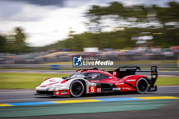 2024-06-15 - 05 CAMPBELL Matt (aus), CHRISTENSEN Michael (dnk), MAKOWIECKI Frédéric (fra), Porsche Penske Motorsport, Porsche 963 #05, Hypercar, FIA WEC, action during the 2024 24 Hours of Le Mans, 4th round of the 2024 FIA World Endurance Championship, on the Circuit des 24 Heures du Mans, from June 15 to 16, 2024 in Le Mans, France - 24 HEURES DU MANS 2024 - RACE - ENDURANCE - MOTORS