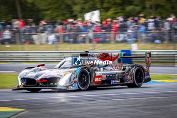 2024-06-15 - 20 VAN DER LINDE Sheldon (zaf), FRIJNS Robin (nld), RAST René (ger), BMW M Team WRT, BMW Hybrid V8 #20, Hypercar, FIA WEC, action during the 2024 24 Hours of Le Mans, 4th round of the 2024 FIA World Endurance Championship, on the Circuit des 24 Heures du Mans, from June 15 to 16, 2024 in Le Mans, France - 24 HEURES DU MANS 2024 - RACE - ENDURANCE - MOTORS