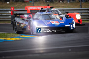 2024-06-15 - 02 BAMBER Earl (nzl), LYNN Alex (gbr), PALOU Alex (spa), Cadillac Racing, Cadillac V-Series.R #02, Hypercar, FIA WEC, action during the 2024 24 Hours of Le Mans, 4th round of the 2024 FIA World Endurance Championship, on the Circuit des 24 Heures du Mans, from June 15 to 16, 2024 in Le Mans, France - 24 HEURES DU MANS 2024 - RACE - ENDURANCE - MOTORS