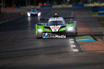 2024-06-15 - 19 GROSJEAN Romain (fra), CALDARELLI Andrea (ita), CAIROLI Matteo (ita), Lamborghini Iron Lynx, Lamborghini SC63 #19, Hypercar, action during the 2024 24 Hours of Le Mans, 4th round of the 2024 FIA World Endurance Championship, on the Circuit des 24 Heures du Mans, from June 15 to 16, 2024 in Le Mans, France - 24 HEURES DU MANS 2024 - RACE - ENDURANCE - MOTORS