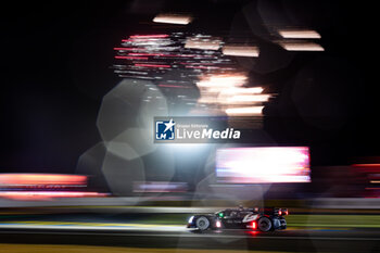 2024-06-15 - 08 BUEMI Sébastien (swi), HARTLEY Brendon (nzl), HIRAKAWA Ryo (jpn), Toyota Gazoo Racing, Toyota GR010 - Hybrid #08, Hypercar, FIA WEC, action during the 2024 24 Hours of Le Mans, 4th round of the 2024 FIA World Endurance Championship, on the Circuit des 24 Heures du Mans, from June 15 to 16, 2024 in Le Mans, France - 24 HEURES DU MANS 2024 - RACE - ENDURANCE - MOTORS