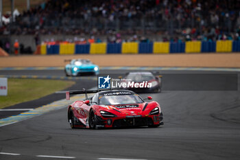 2024-06-15 - 70 IRIBE Brendan (usa), MILLROY Ollie (gar), SCHANDORFF Frederik (dnk), Inception Racing, McLaren 720S LMGT3 Evo, LM GT3, action during the 2024 24 Hours of Le Mans, 4th round of the 2024 FIA World Endurance Championship, on the Circuit des 24 Heures du Mans, from June 15 to 16, 2024 in Le Mans, France - 24 HEURES DU MANS 2024 - RACE - ENDURANCE - MOTORS