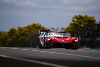 2024-06-15 - 70 IRIBE Brendan (usa), MILLROY Ollie (gar), SCHANDORFF Frederik (dnk), Inception Racing, McLaren 720S LMGT3 Evo, LM GT3, action during the 2024 24 Hours of Le Mans, 4th round of the 2024 FIA World Endurance Championship, on the Circuit des 24 Heures du Mans, from June 15 to 16, 2024 in Le Mans, France - 24 HEURES DU MANS 2024 - RACE - ENDURANCE - MOTORS