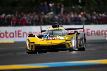 2024-06-15 - 03 BOURDAIS Sébastien (fra), VAN DER ZANDE Renger (ned), DIXON Scott (nzl), Cadillac Racing, Cadillac V-Series.R #03, Hypercar, action during the 2024 24 Hours of Le Mans, 4th round of the 2024 FIA World Endurance Championship, on the Circuit des 24 Heures du Mans, from June 15 to 16, 2024 in Le Mans, France - 24 HEURES DU MANS 2024 - RACE - ENDURANCE - MOTORS