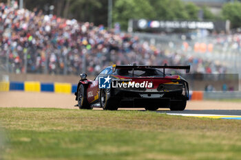 2024-06-15 - 66 PETROBELLI Giacomo (ita), TEN VOORDE Larry (nld), YOLUC Salih (tur), JMW Motorsport, Ferrari 296 LMGT3 #66, LM GT3, action during the 2024 24 Hours of Le Mans, 4th round of the 2024 FIA World Endurance Championship, on the Circuit des 24 Heures du Mans, from June 15 to 16, 2024 in Le Mans, France - 24 HEURES DU MANS 2024 - RACE - ENDURANCE - MOTORS