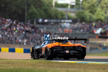 2024-06-15 - 95 SATO Marino (jpn), PINO Nico (chl), HAMAGHUCHI Hiroshi (jpn), United Autosports, McLaren 720S GT3 Evo #95, LM GT3, FIA WEC, action during the 2024 24 Hours of Le Mans, 4th round of the 2024 FIA World Endurance Championship, on the Circuit des 24 Heures du Mans, from June 15 to 16, 2024 in Le Mans, France - 24 HEURES DU MANS 2024 - RACE - ENDURANCE - MOTORS