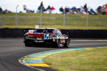 2024-06-15 - 66 PETROBELLI Giacomo (ita), TEN VOORDE Larry (nld), YOLUC Salih (tur), JMW Motorsport, Ferrari 296 LMGT3 #66, LM GT3, action during the 2024 24 Hours of Le Mans, 4th round of the 2024 FIA World Endurance Championship, on the Circuit des 24 Heures du Mans, from June 15 to 16, 2024 in Le Mans, France - 24 HEURES DU MANS 2024 - RACE - ENDURANCE - MOTORS