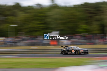 2024-06-15 - 88 OLSEN Dennis (dnk), PEDERSEN Mikkel (dnk), RODA Giorgio (ita), Proton Competition, Ford Mustang GT3 #88, LM GT3, FIA WEC, action during the 2024 24 Hours of Le Mans, 4th round of the 2024 FIA World Endurance Championship, on the Circuit des 24 Heures du Mans, from June 15 to 16, 2024 in Le Mans, France - 24 HEURES DU MANS 2024 - RACE - ENDURANCE - MOTORS