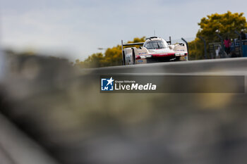 2024-06-15 - 12 STEVENS Will (gbr), ILOTT Callum (gbr), NATO Norman (fra), Hertz Team Jota, Porsche 963 #12, Hypercar, FIA WEC, action during the 2024 24 Hours of Le Mans, 4th round of the 2024 FIA World Endurance Championship, on the Circuit des 24 Heures du Mans, from June 15 to 16, 2024 in Le Mans, France - 24 HEURES DU MANS 2024 - RACE - ENDURANCE - MOTORS