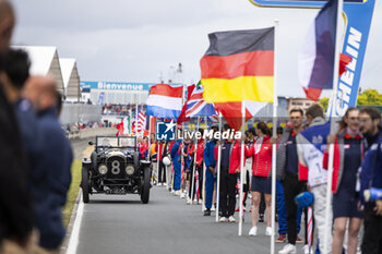 2024-06-15 - Bentley during the starting grid of the 2024 24 Hours of Le Mans, 4th round of the 2024 FIA World Endurance Championship, on the Circuit des 24 Heures du Mans, on June 15, 2024 in Le Mans, France - 24 HEURES DU MANS 2024 - STARTING GRID - ENDURANCE - MOTORS