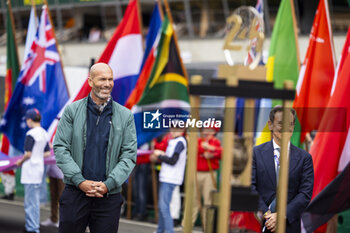 2024-06-15 - ZIDANE Zinedine (fra), Start of the 24 Hours of Le Mans 2024, portrait during the starting grid of the 2024 24 Hours of Le Mans, 4th round of the 2024 FIA World Endurance Championship, on the Circuit des 24 Heures du Mans, on June 15, 2024 in Le Mans, France - 24 HEURES DU MANS 2024 - STARTING GRID - ENDURANCE - MOTORS