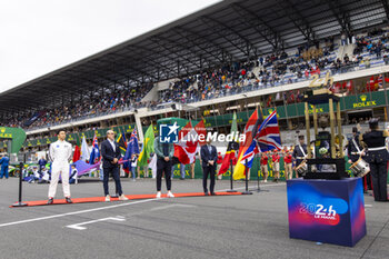 2024-06-15 - MILLE Richard (fra), Président ot the FIA Endurance Commission, ZIDANE Zinedine (fra), Start of the 24 Hours of Le Mans 2024, FILLON Pierre (fra), President of ACO, portrait during the starting grid of the 2024 24 Hours of Le Mans, 4th round of the 2024 FIA World Endurance Championship, on the Circuit des 24 Heures du Mans, on June 15, 2024 in Le Mans, France - 24 HEURES DU MANS 2024 - STARTING GRID - ENDURANCE - MOTORS