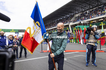 2024-06-15 - ZIDANE Zinedine (fra), Start of the 24 Hours of Le Mans 2024, portrait during the starting grid of the 2024 24 Hours of Le Mans, 4th round of the 2024 FIA World Endurance Championship, on the Circuit des 24 Heures du Mans, on June 15, 2024 in Le Mans, France - 24 HEURES DU MANS 2024 - STARTING GRID - ENDURANCE - MOTORS