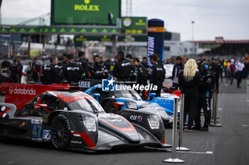 2024-06-15 - 47 RAO Naveen (usa), BELL Matthew (gbr), VESTI Frédérik (dnk), Cool Racing, Oreca 07 - Gibson #47, LMP2 PRO/AM, ambiance during the starting grid of the 2024 24 Hours of Le Mans, 4th round of the 2024 FIA World Endurance Championship, on the Circuit des 24 Heures du Mans, on June 15, 2024 in Le Mans, France - 24 HEURES DU MANS 2024 - STARTING GRID - ENDURANCE - MOTORS