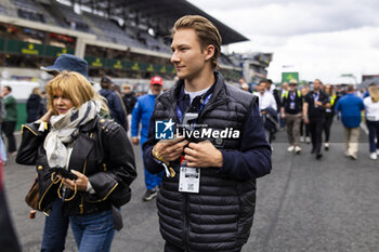 2024-06-15 - HAUGER Dennis, portrait during the starting grid of the 2024 24 Hours of Le Mans, 4th round of the 2024 FIA World Endurance Championship, on the Circuit des 24 Heures du Mans, on June 15, 2024 in Le Mans, France - 24 HEURES DU MANS 2024 - STARTING GRID - ENDURANCE - MOTORS